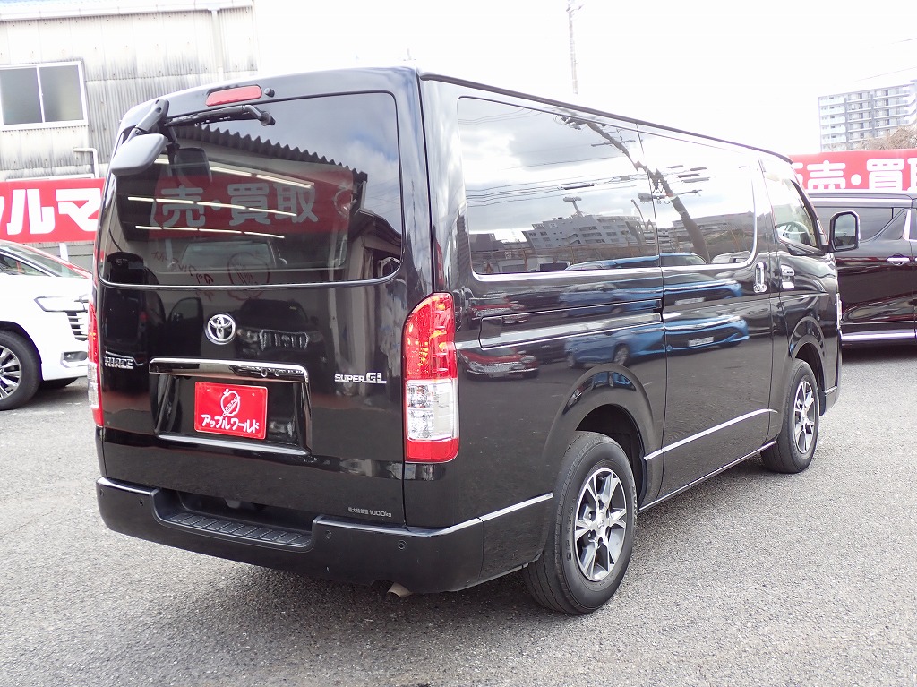 TOYOTA Hiace Van