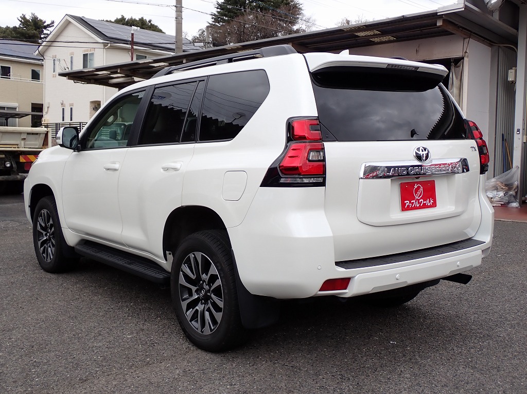 TOYOTA Land Cruiser Prado