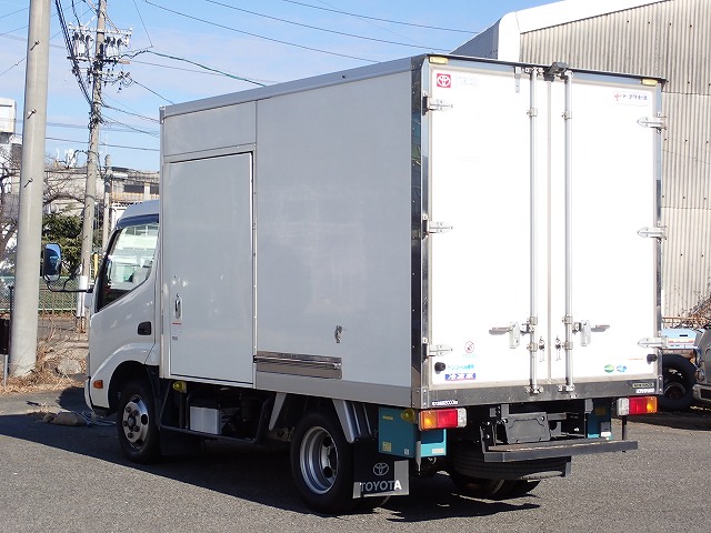 TOYOTA Dyna Truck