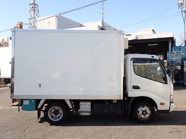 TOYOTA Dyna Truck