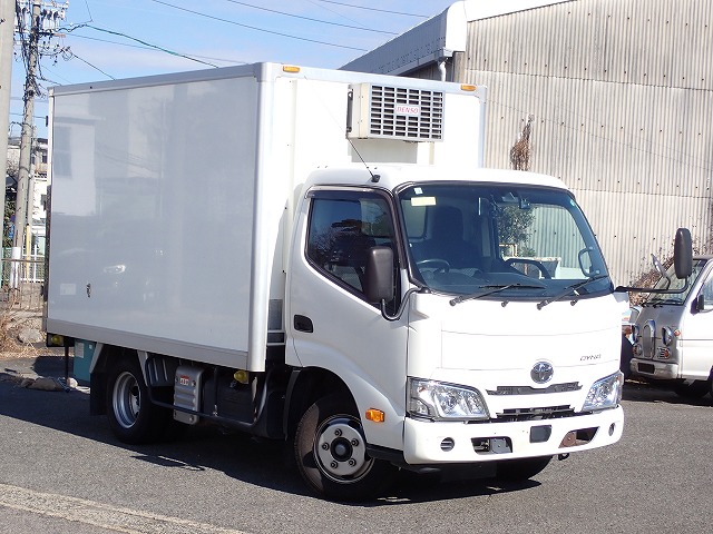 TOYOTA Dyna Truck