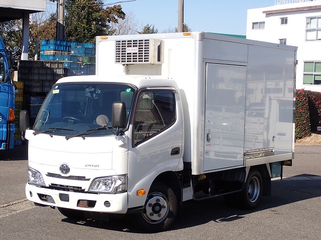 TOYOTA Dyna Truck