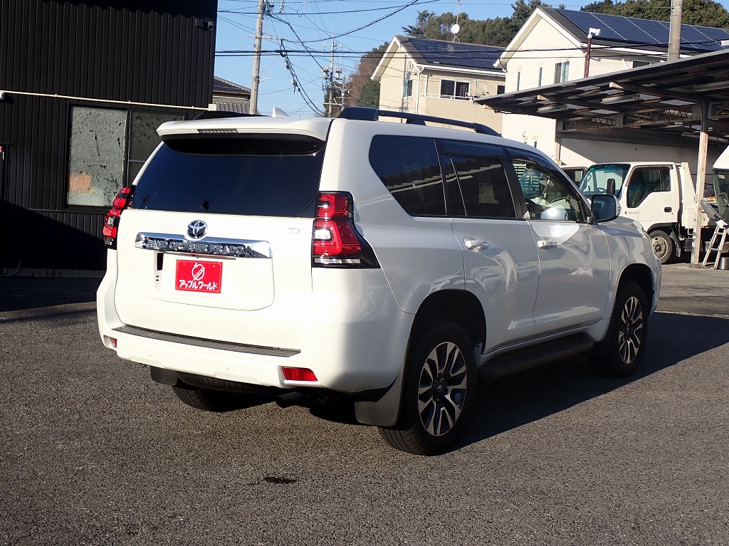 TOYOTA Land Cruiser Prado