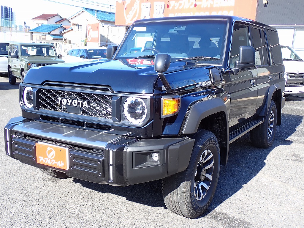 TOYOTA Land Cruiser 70