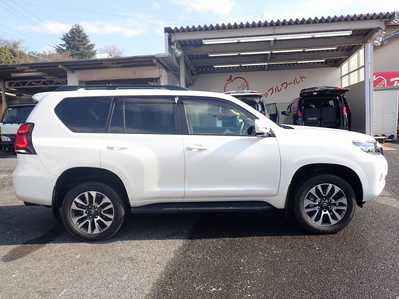 TOYOTA Land Cruiser Prado