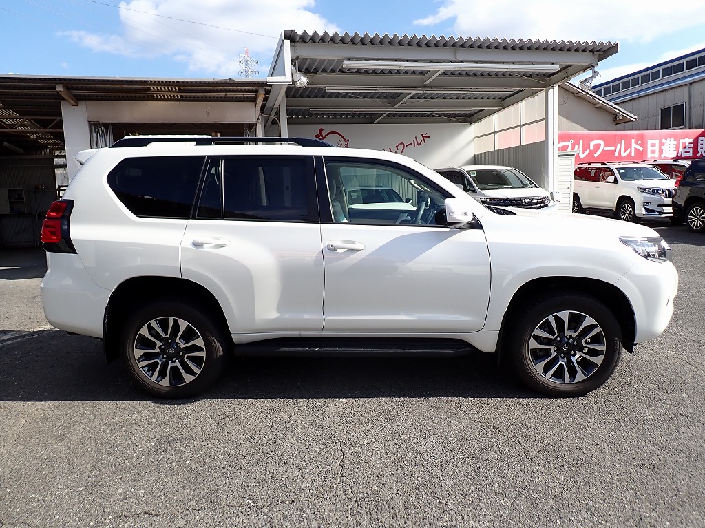 TOYOTA Land Cruiser Prado