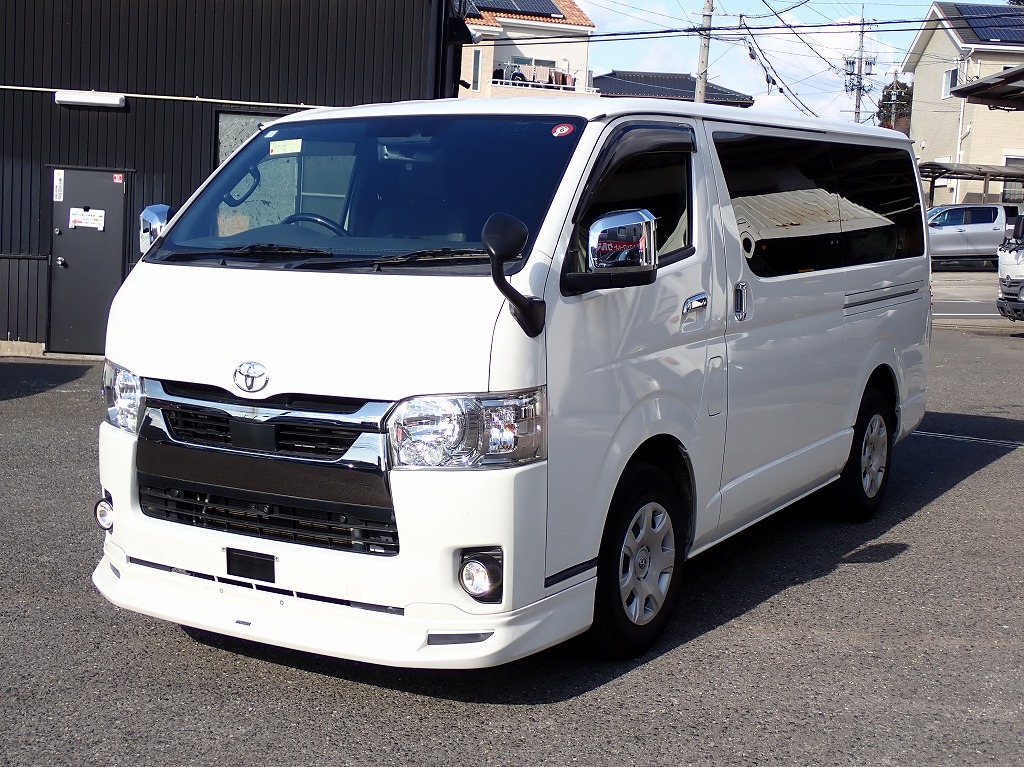 TOYOTA Hiace Van