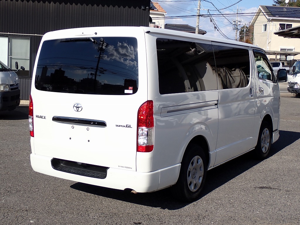 TOYOTA Hiace Van