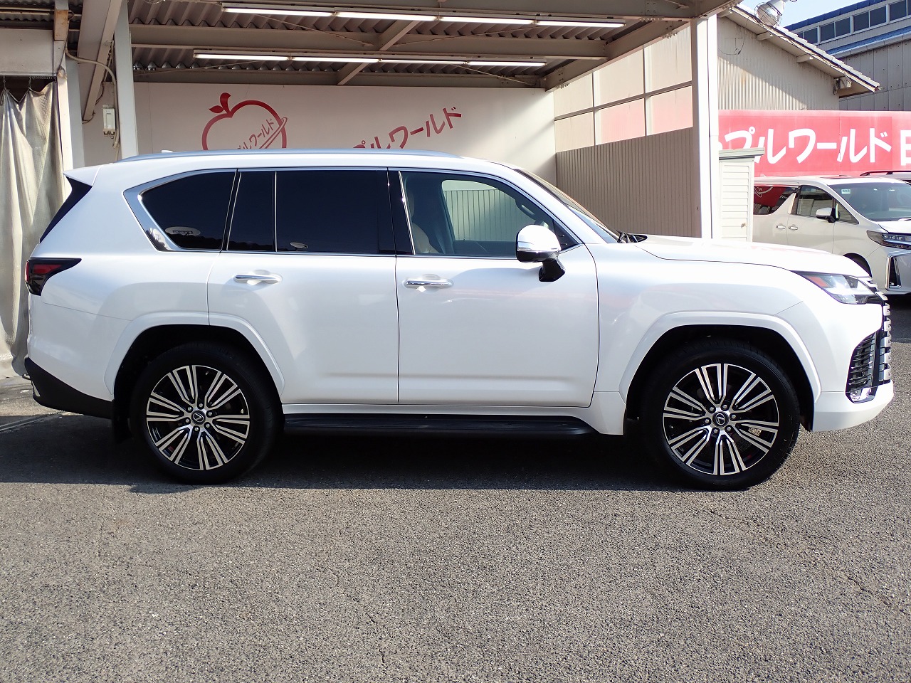 LEXUS LX