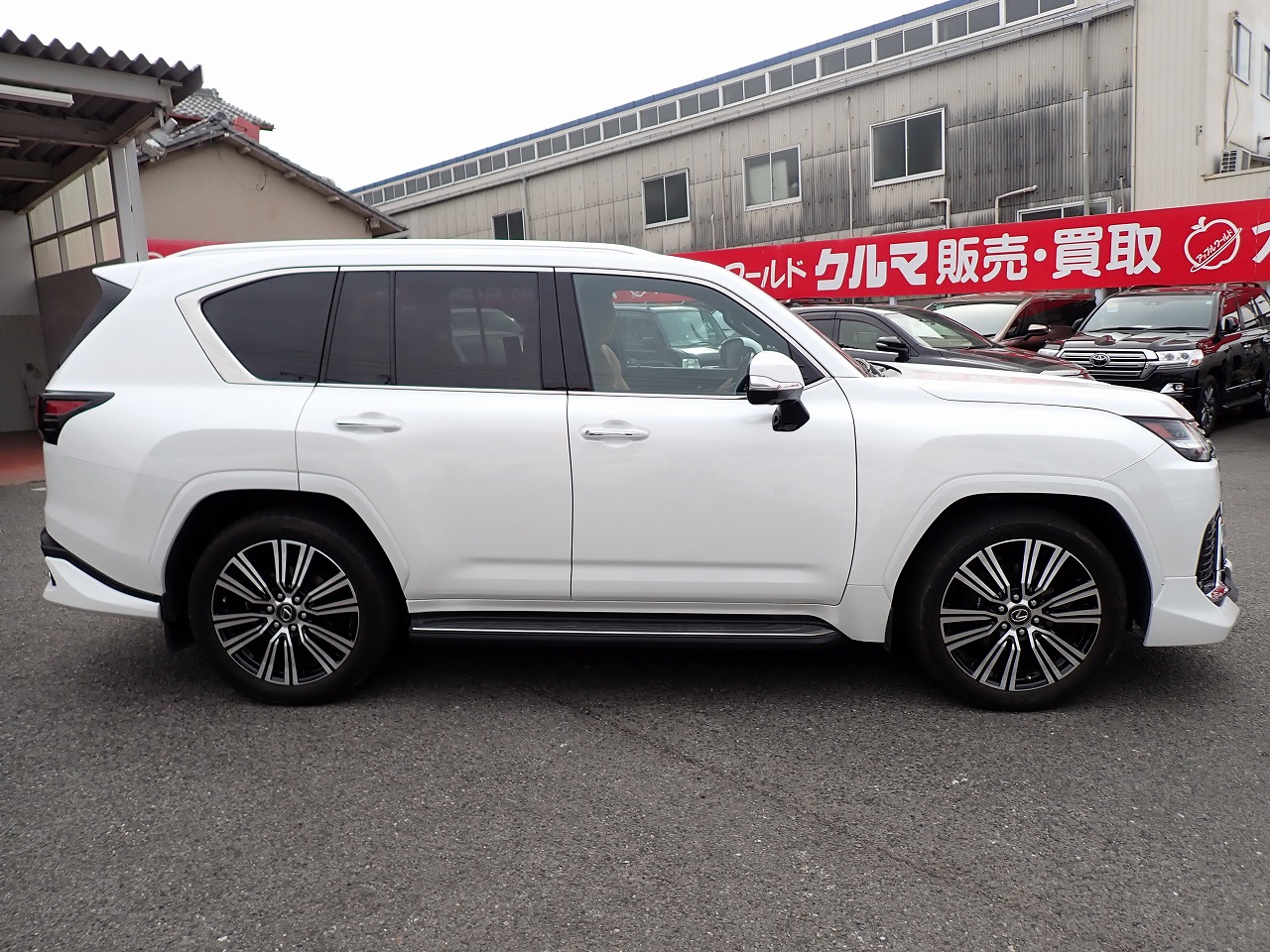 LEXUS LX