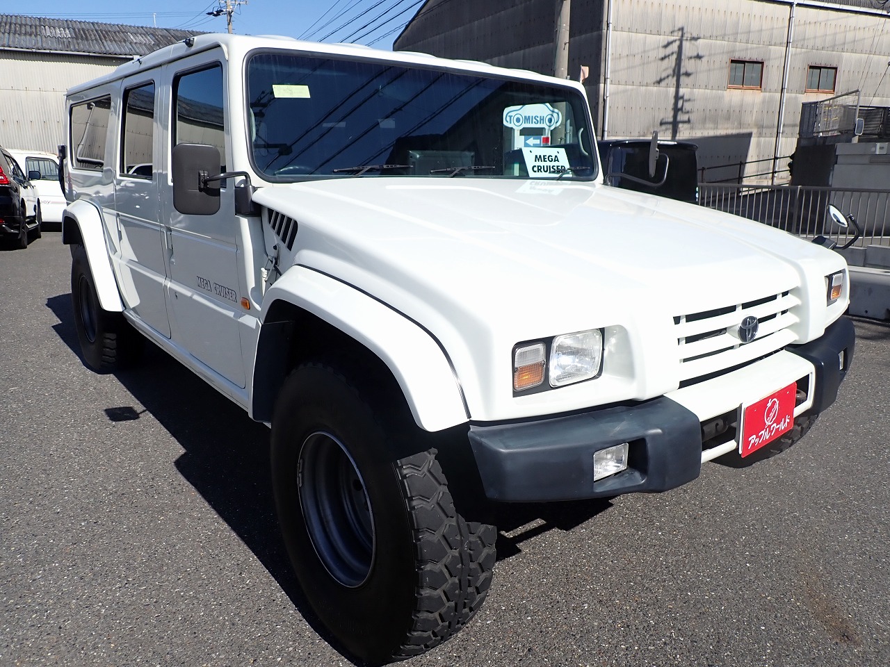 TOYOTA Megacruiser