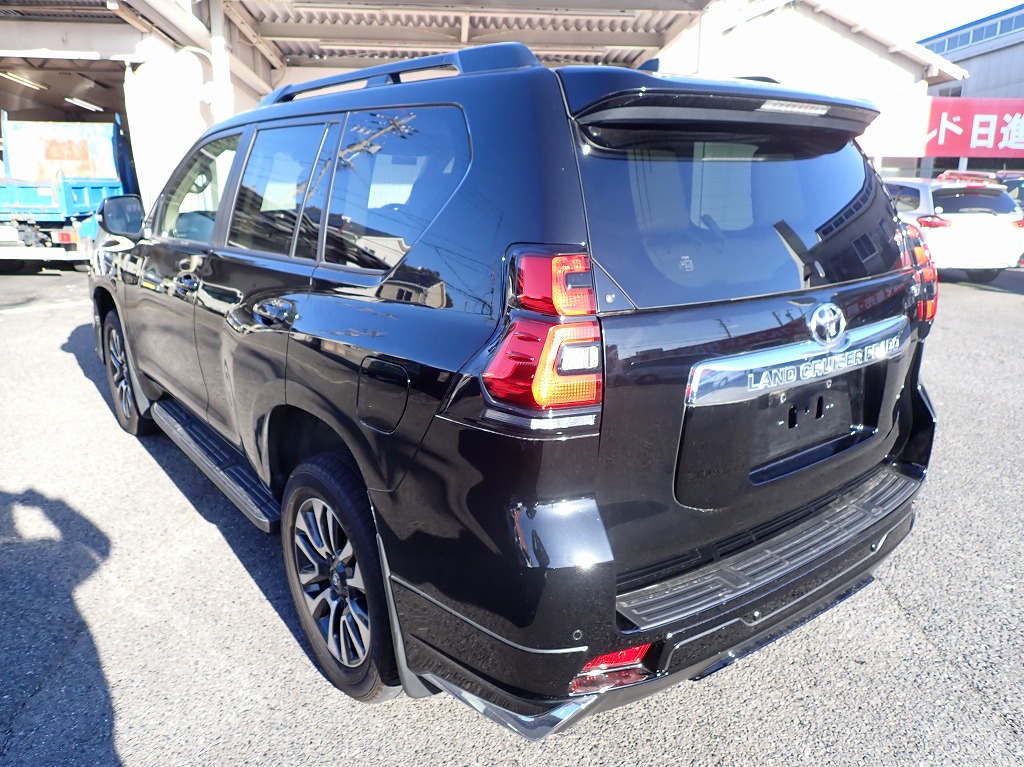 TOYOTA Land Cruiser Prado