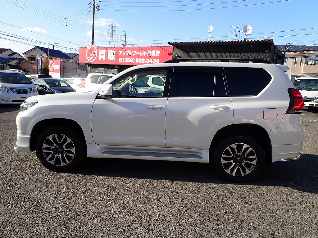 TOYOTA Land Cruiser Prado