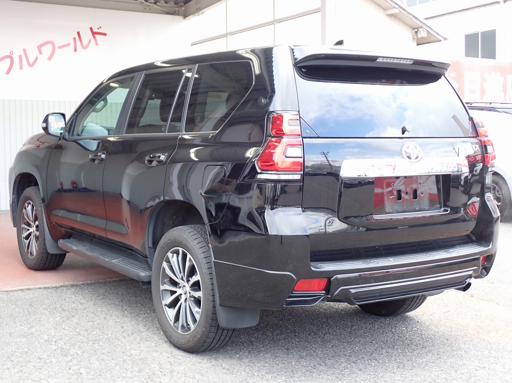 TOYOTA Land Cruiser Prado