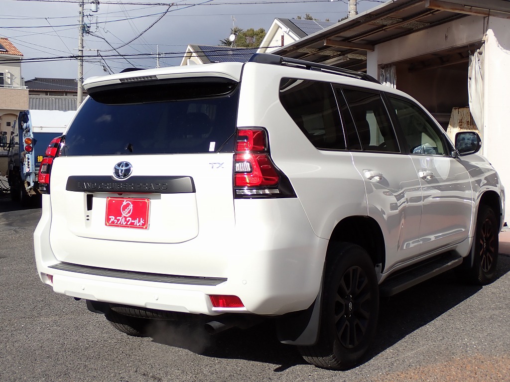 TOYOTA Land Cruiser Prado