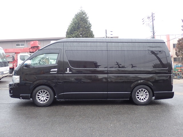 TOYOTA Hiace Wagon