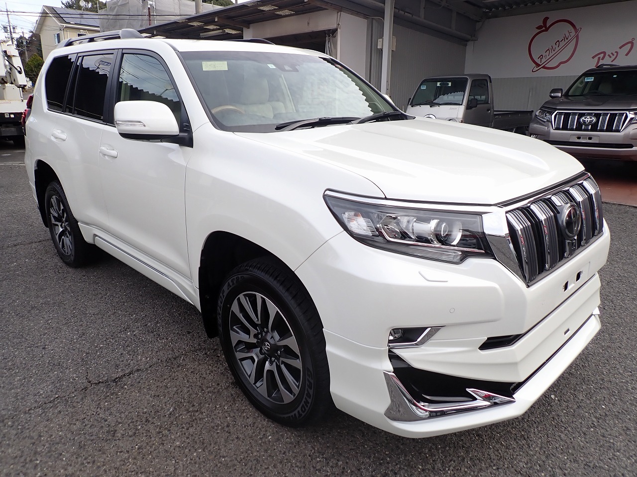 TOYOTA Land Cruiser Prado