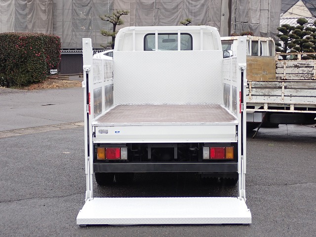 ISUZU Elf Truck